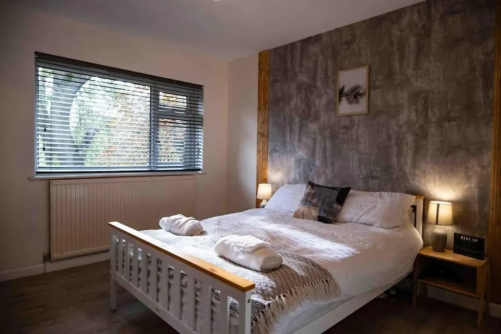 Hot Tub Cottage - Cross Lane Leeds  Villa Leeds (West Yorkshire)