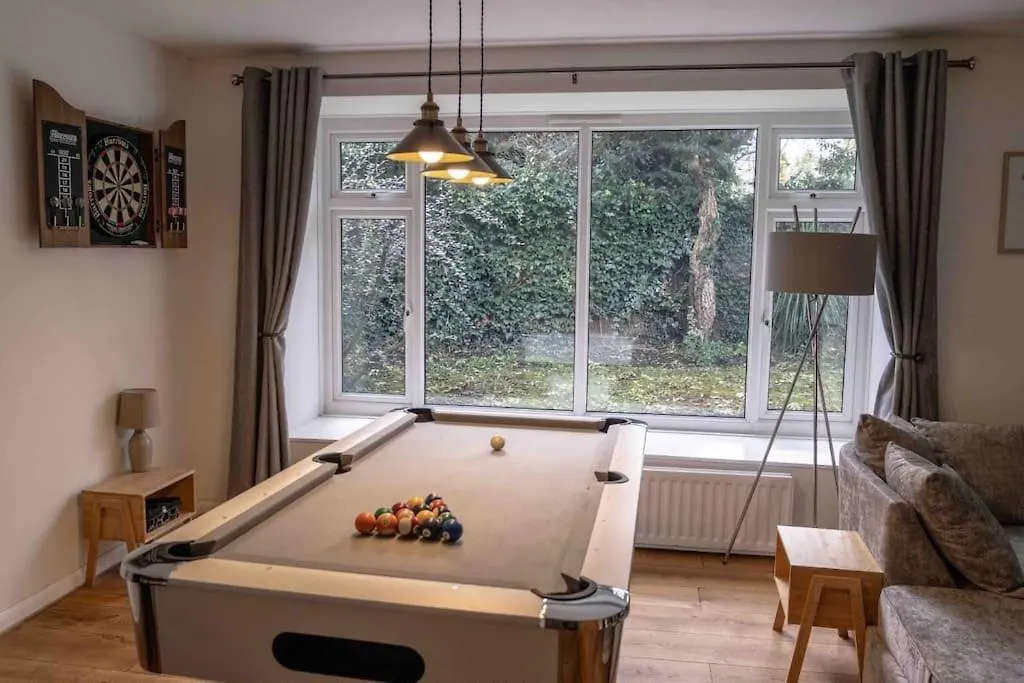 Hot Tub Cottage - Cross Lane Leeds  Leeds (West Yorkshire)