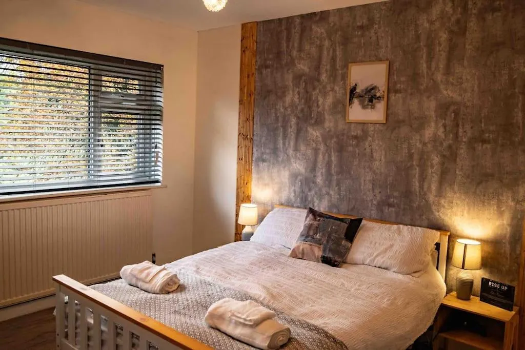 Hot Tub Cottage - Cross Lane Leeds  0*, Leeds (West Yorkshire) Reino Unido