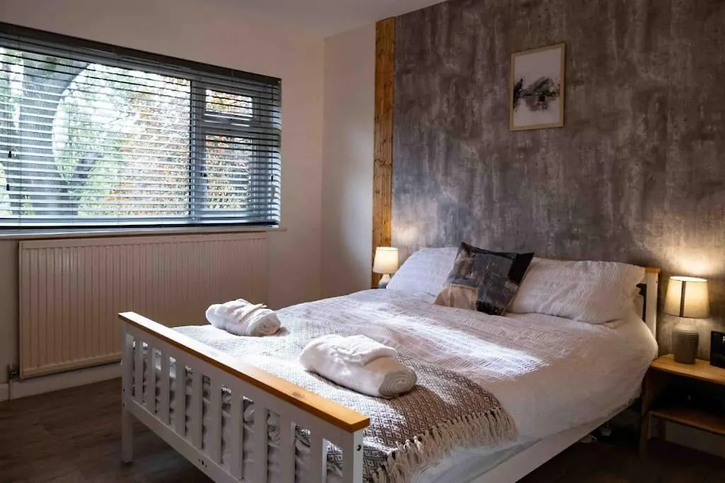 Villa Hot Tub Cottage - Cross Lane Leeds  Reino Unido